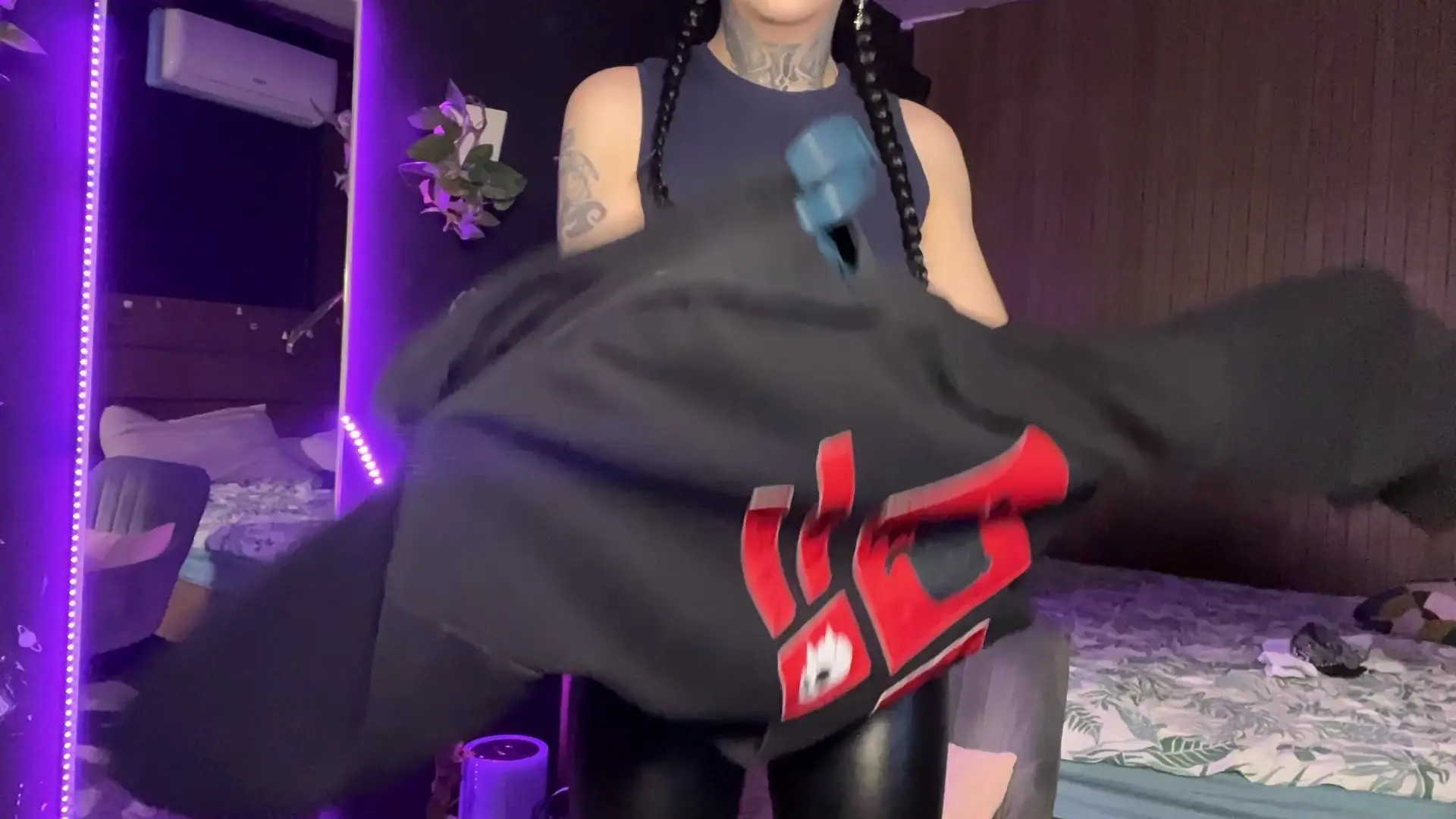 Exclusive Leak: Chilibombochka - Putting together my outfit - Stream in FullHD | Hotleakxxx.com