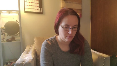 AlleriaMystic - Messy Peanut Butter Cup Mukbang