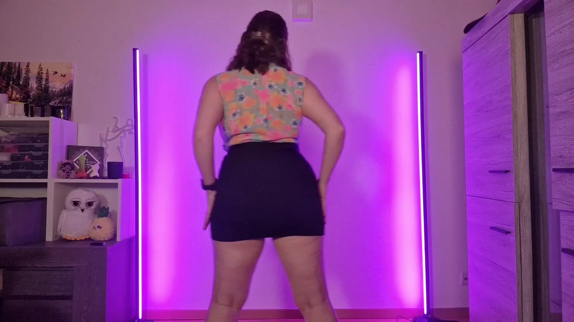 Exclusive Leak: TinniAngel - Office Mini Skirt Try-On: Curvy Fit Check - Stream in FullHD | Hotleakxxx.com