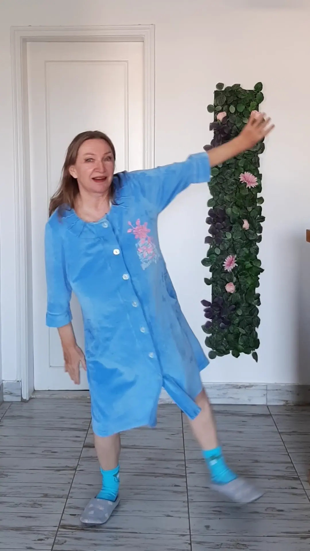 Exclusive Leak: MariaOld - Granny try to make earthquake by dance - Stream in FullHD | Hotleakxxx.com