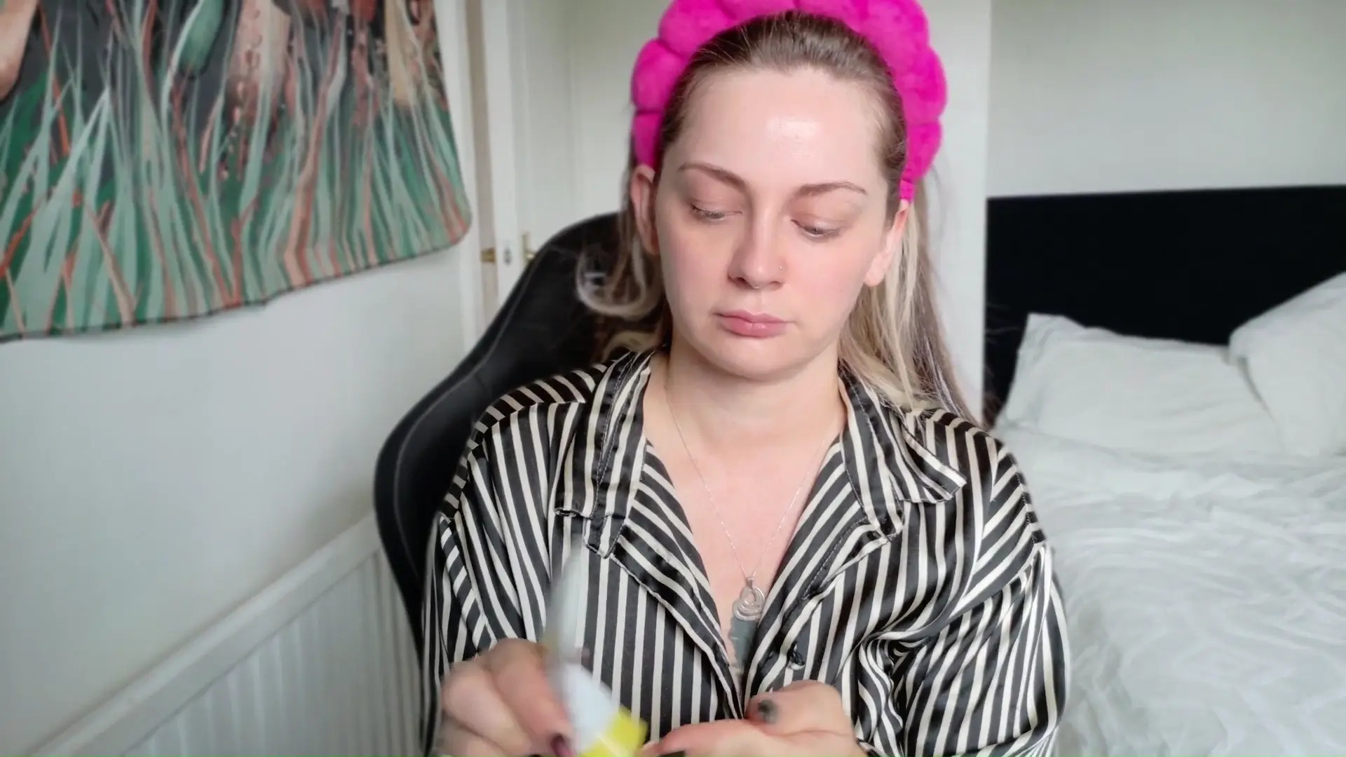 Exclusive Leak: Laurakx - GRWM doing my makeup for a day of camming! SFW - Stream in FullHD | Hotleakxxx.com
