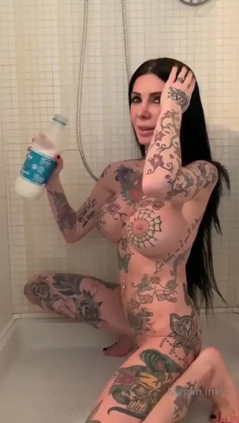 Exclusive Leak: Megan_Inky - Milk Shower in slowmotion - Stream in FullHD | Hotleakxxx.com