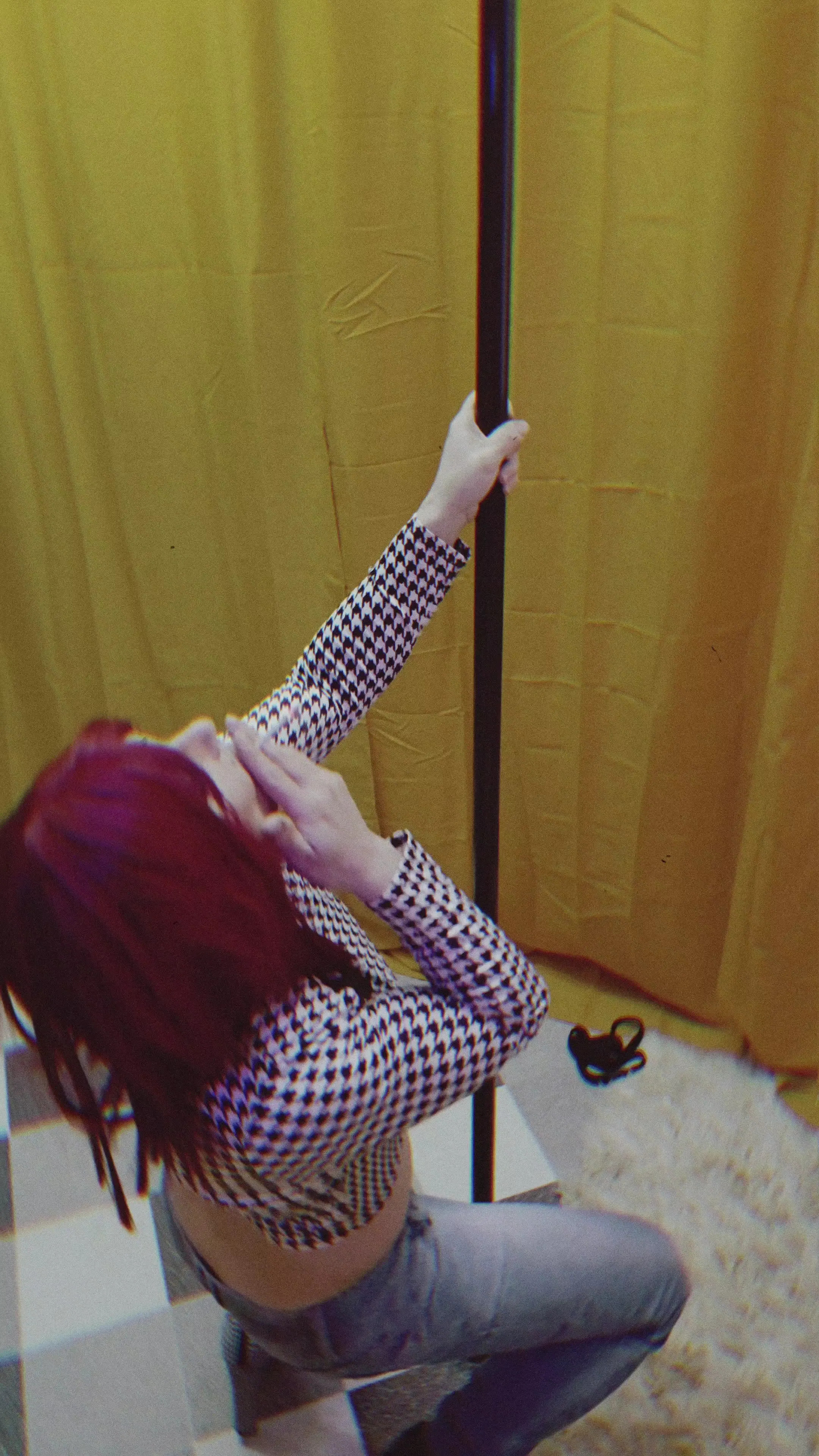 Exclusive Leak: YOUR_AUNT - Smoking of peace - Stream in FullHD | Hotleakxxx.com