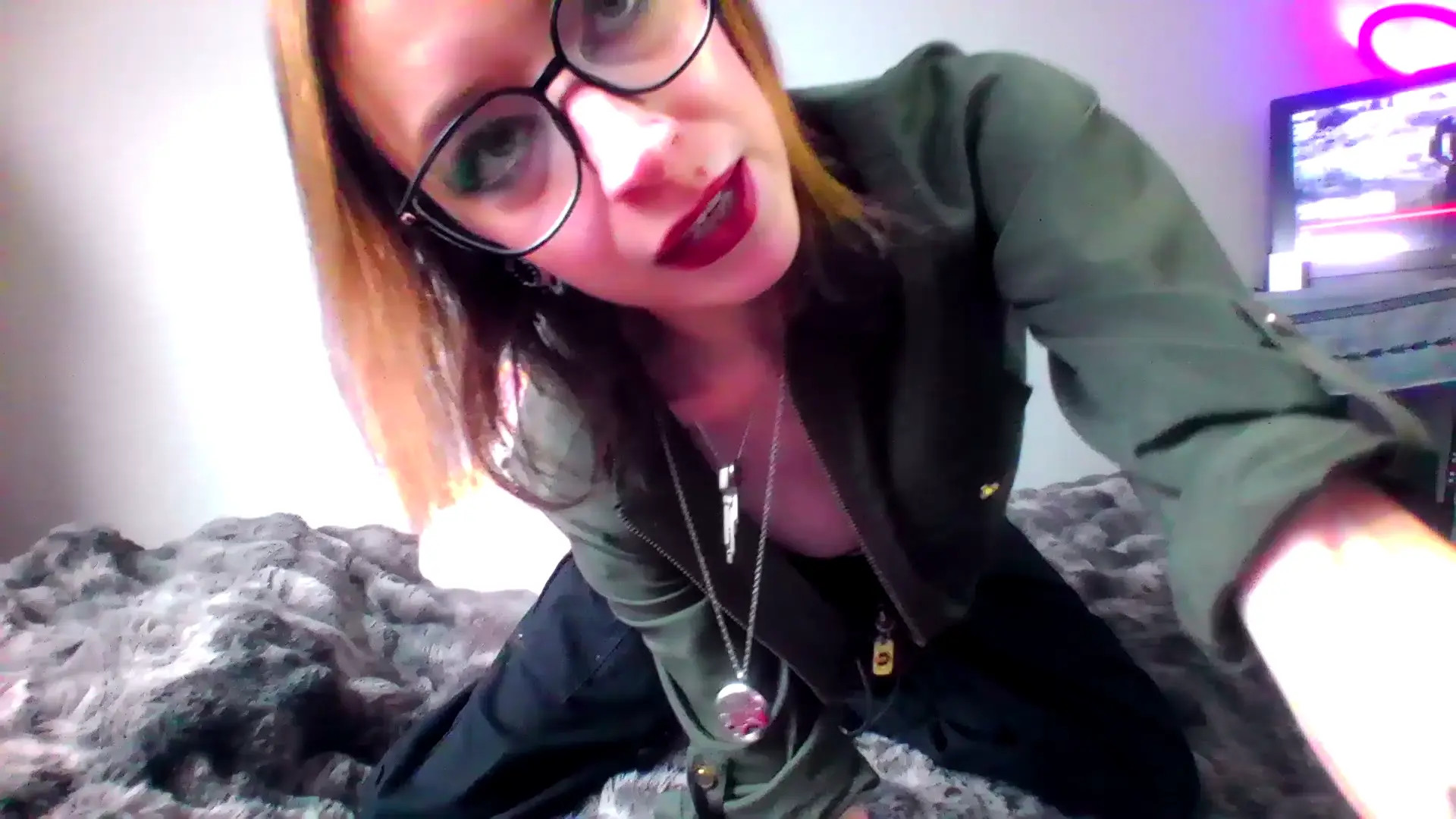 Exclusive Leak: _thyri_ - Clothing unboxing - Stream in FullHD | Hotleakxxx.com