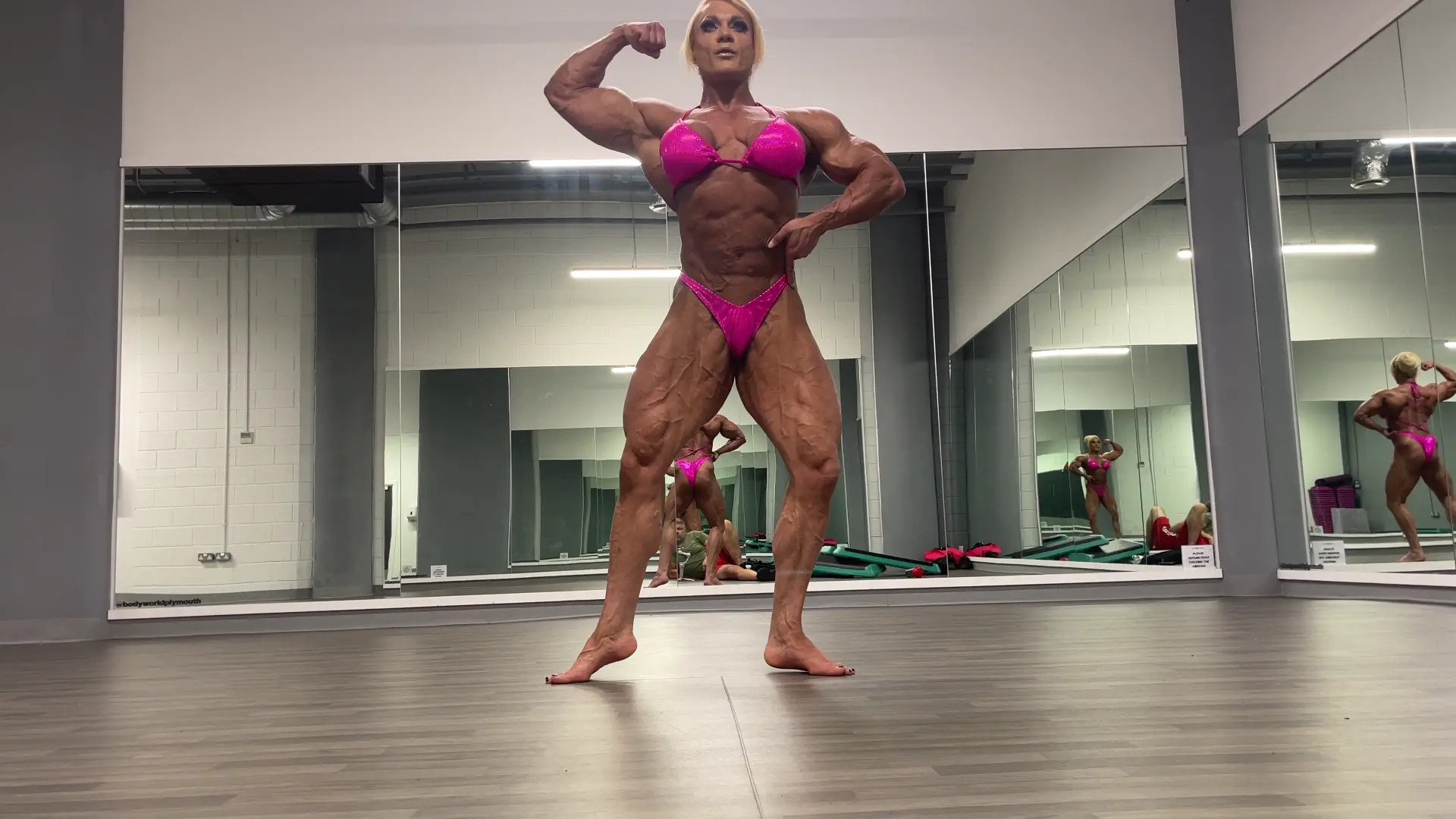Exclusive Leak: lisaxxxcross - Huge Ripped FBB - Stream in FullHD | Hotleakxxx.com