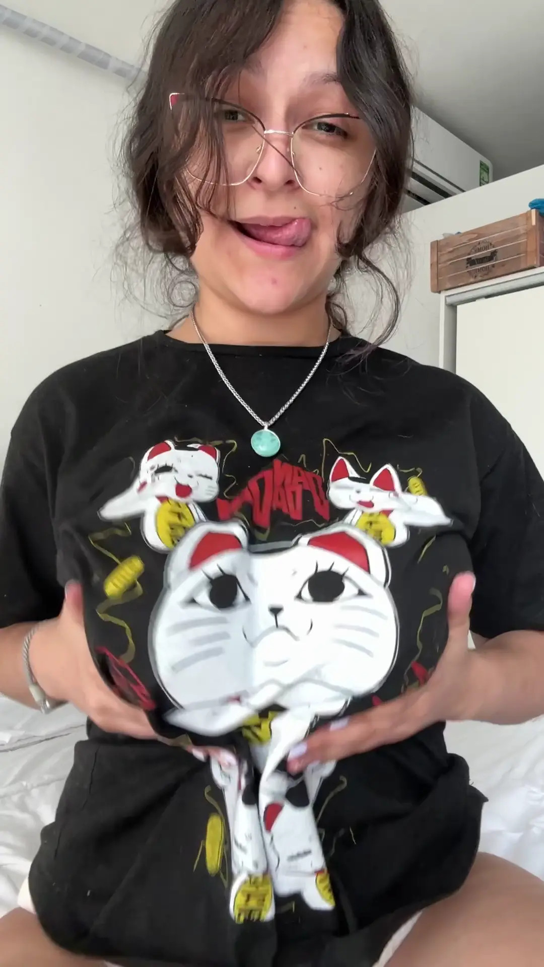 Exclusive Leak: Lizzsweet6 - Braless in Slow-Mo - Stream in FullHD | Hotleakxxx.com