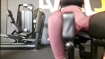 ShadowWidow - legs at the gym