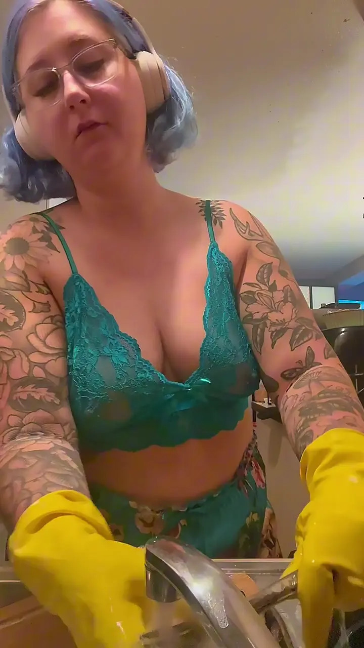 Exclusive Leak: Hazygemx - Nip Slip While Doing Dishes - Stream in FullHD | Hotleakxxx.com
