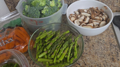 Lizzy Maestro - Cook With Me Top Sirloin Steak Stir Fry