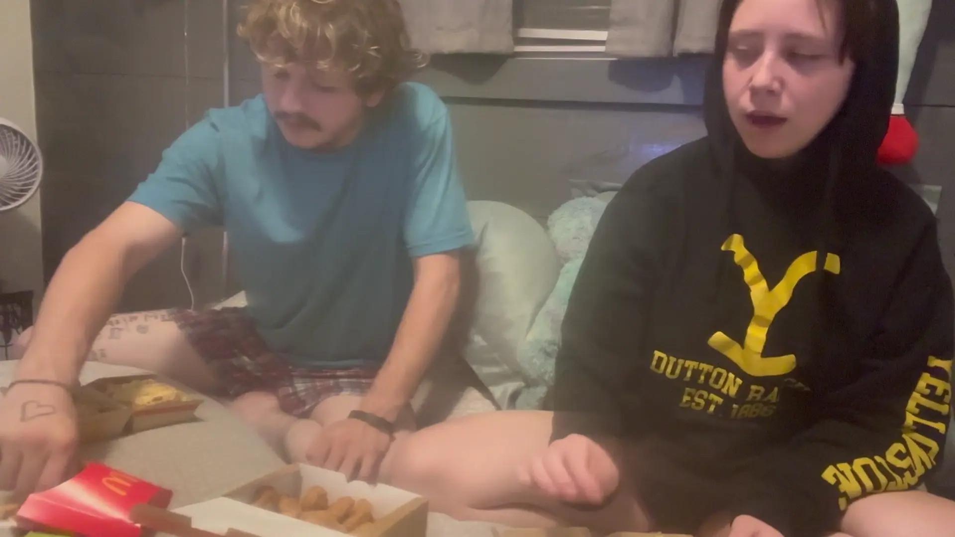 Exclusive Leak: DarlinandDaniel - Dinner time mukbang - Stream in FullHD | Hotleakxxx.com