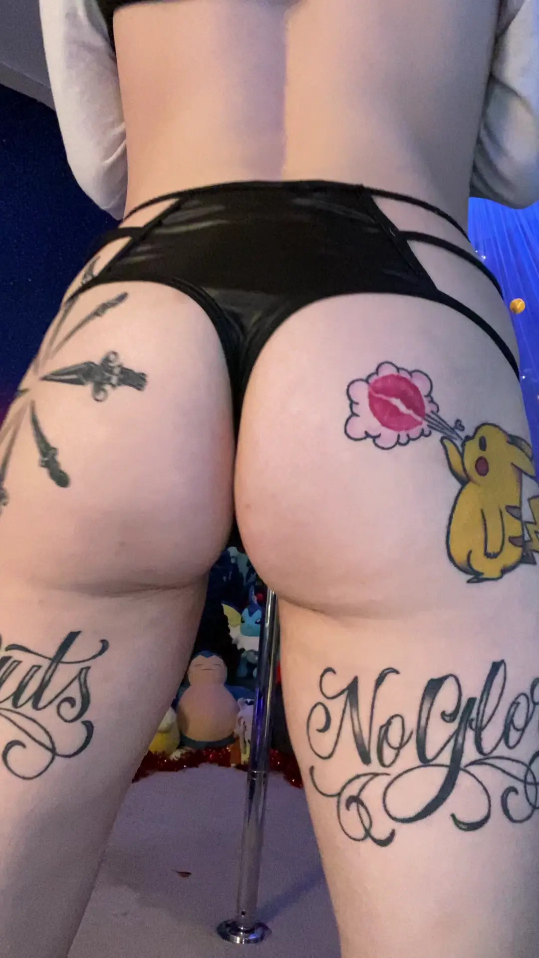 Exclusive Leak: HachiRokuWaifu - Squats and some jiggles - Stream in FullHD | Hotleakxxx.com