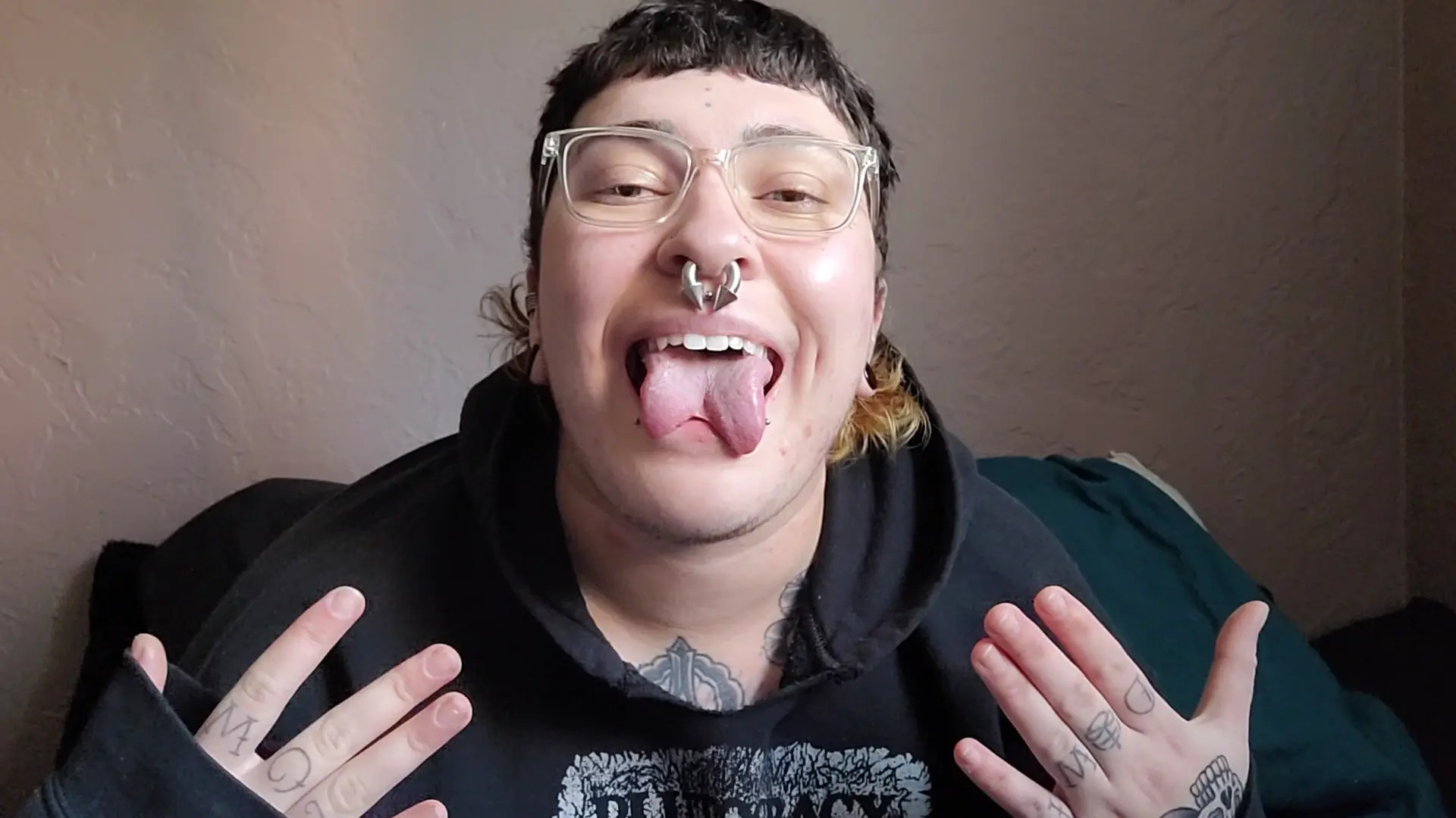 Exclusive Leak: Syd_Sixx - All About my Split Tongue - Stream in FullHD | Hotleakxxx.com