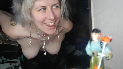 Lisa Kitto - Cute Giantess Vore