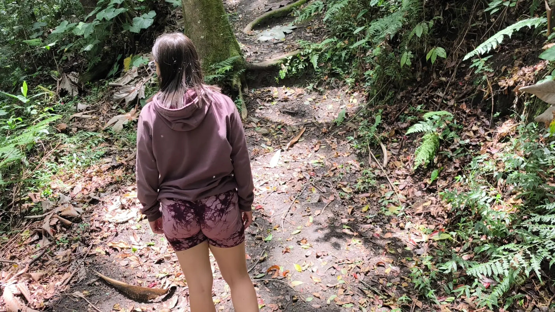 Exclusive Leak: Lilcoralinne_0 - Walking in the forest - Stream in FullHD | Hotleakxxx.com