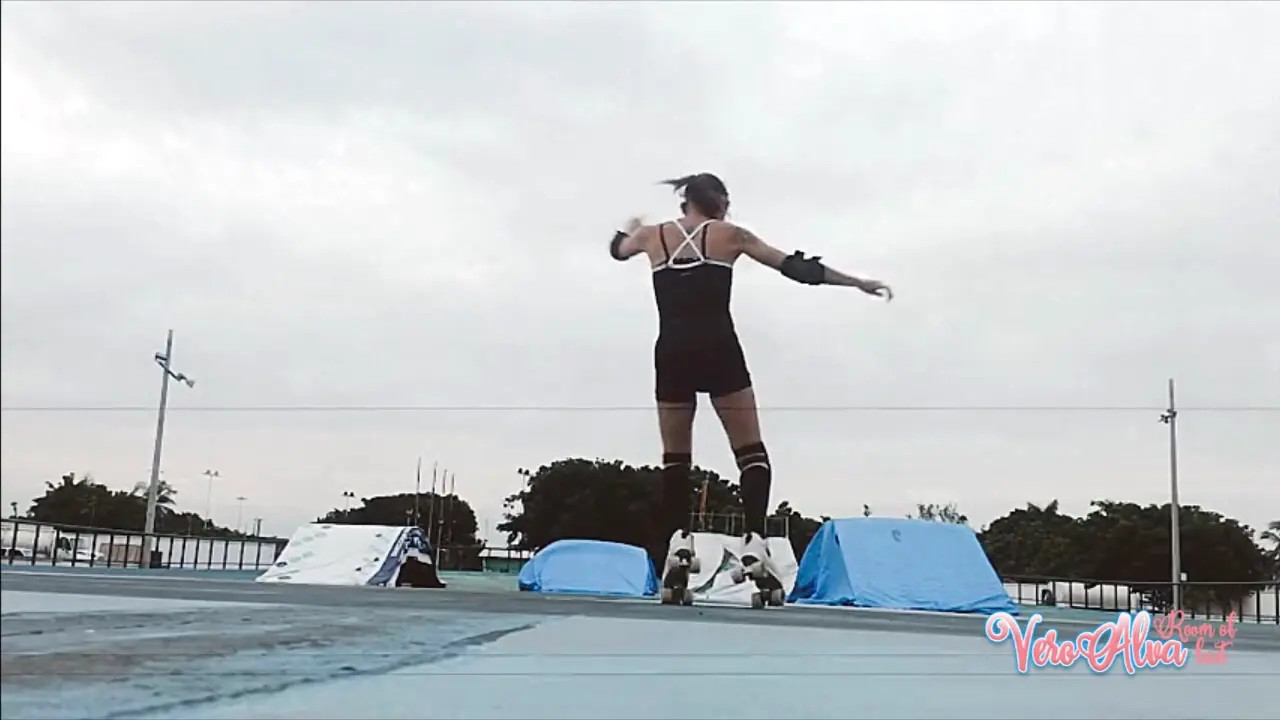 Exclusive Leak: Vero Smokes - Vero Roller Skate Tarde Nublada Cloudy Day - Stream in FullHD | Hotleakxxx.com