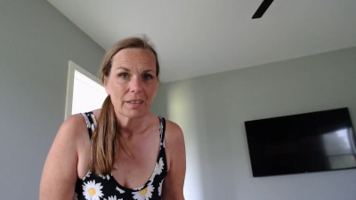 Kimi The Milf Mommy - Mature Milf with natural tits sneaks in