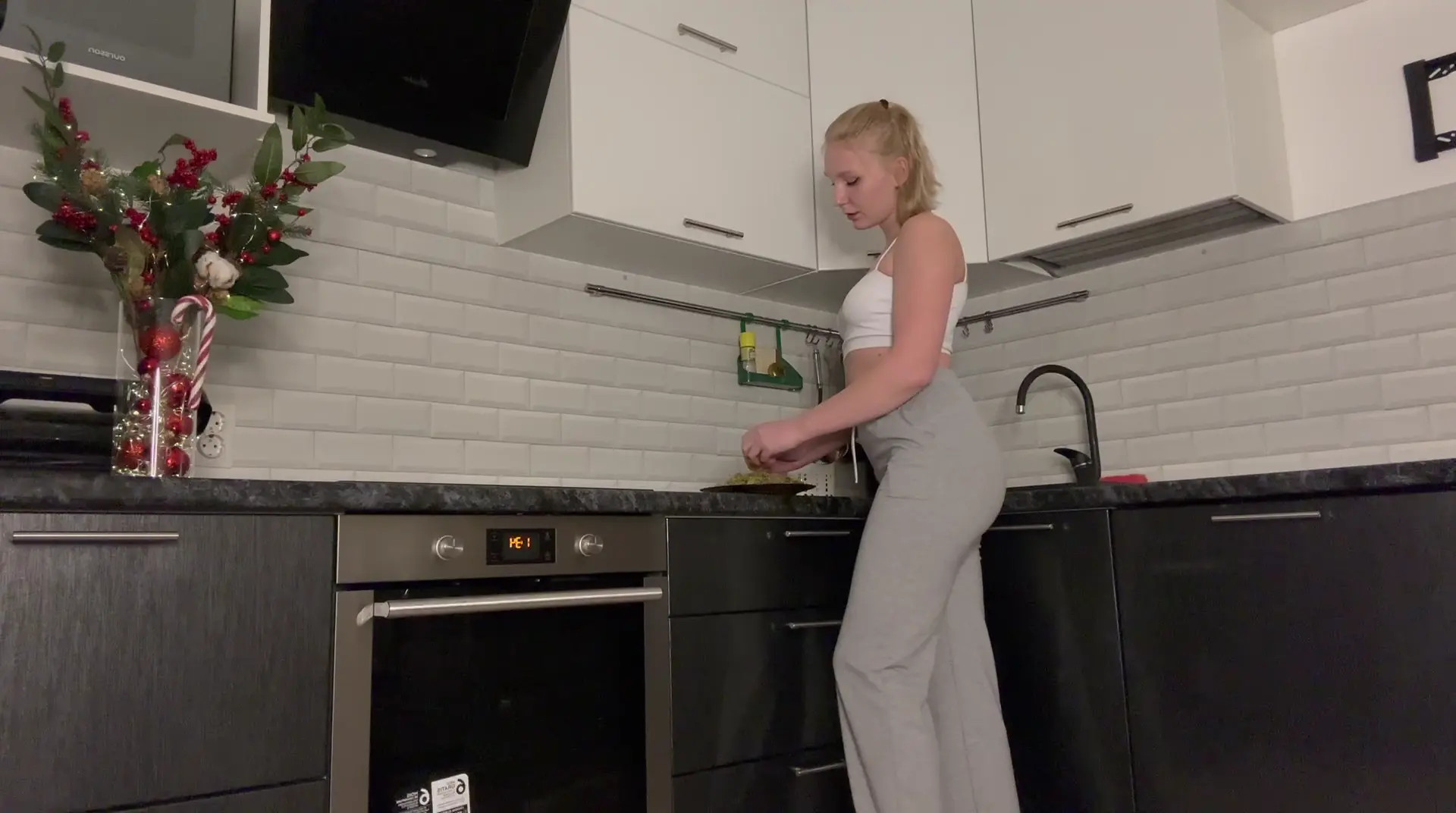 Exclusive Leak: Seegirl - I'm eating pineapple - Stream in FullHD | Hotleakxxx.com
