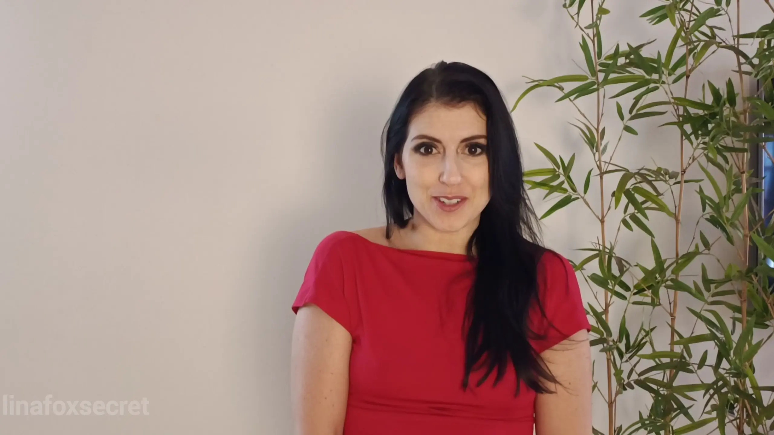 Exclusive Leak: linafoxsecret - Upskirt Flirtatious Customer - Stream in FullHD | Hotleakxxx.com