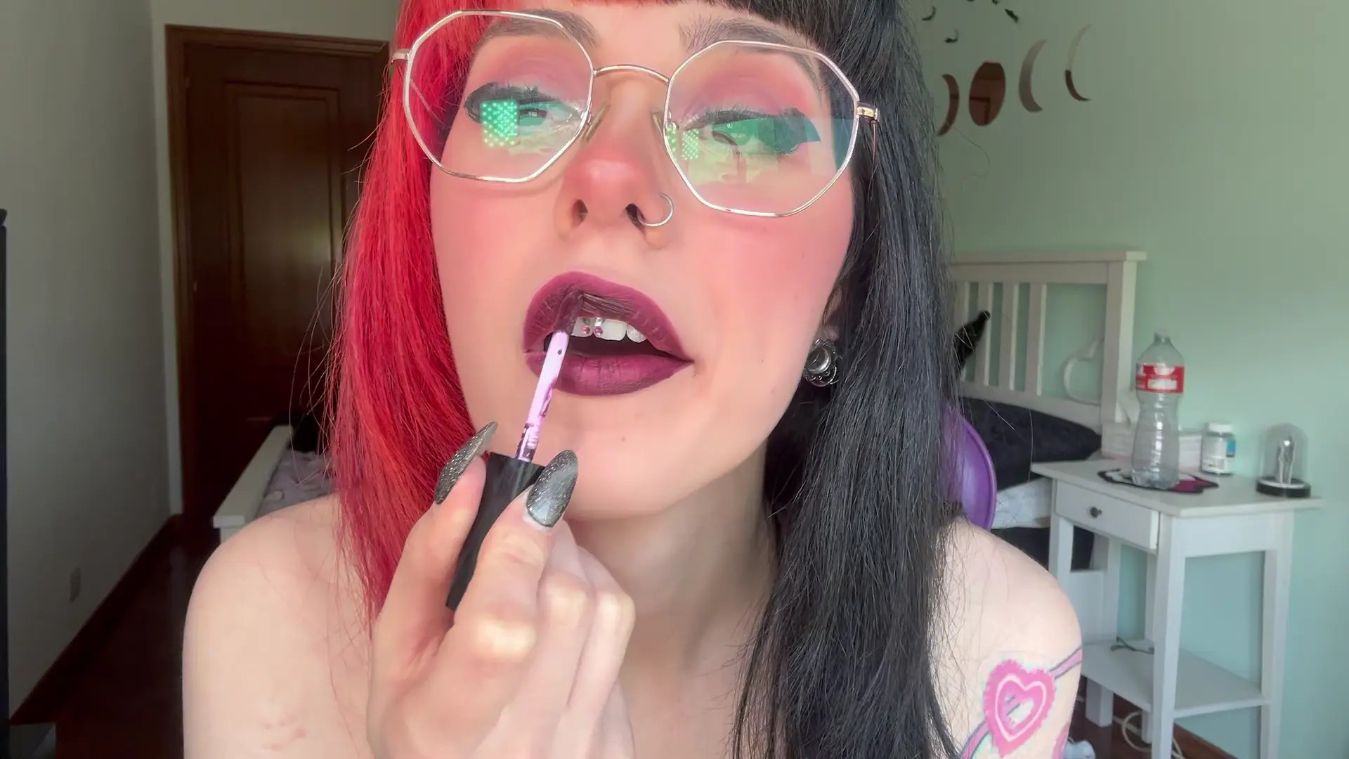 Exclusive Leak: Hare Fuyu - Trying lipsticks - Stream in FullHD | Hotleakxxx.com