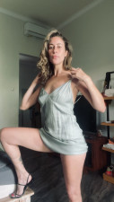 Wettest_Kira - Dancing sexy striptease naked