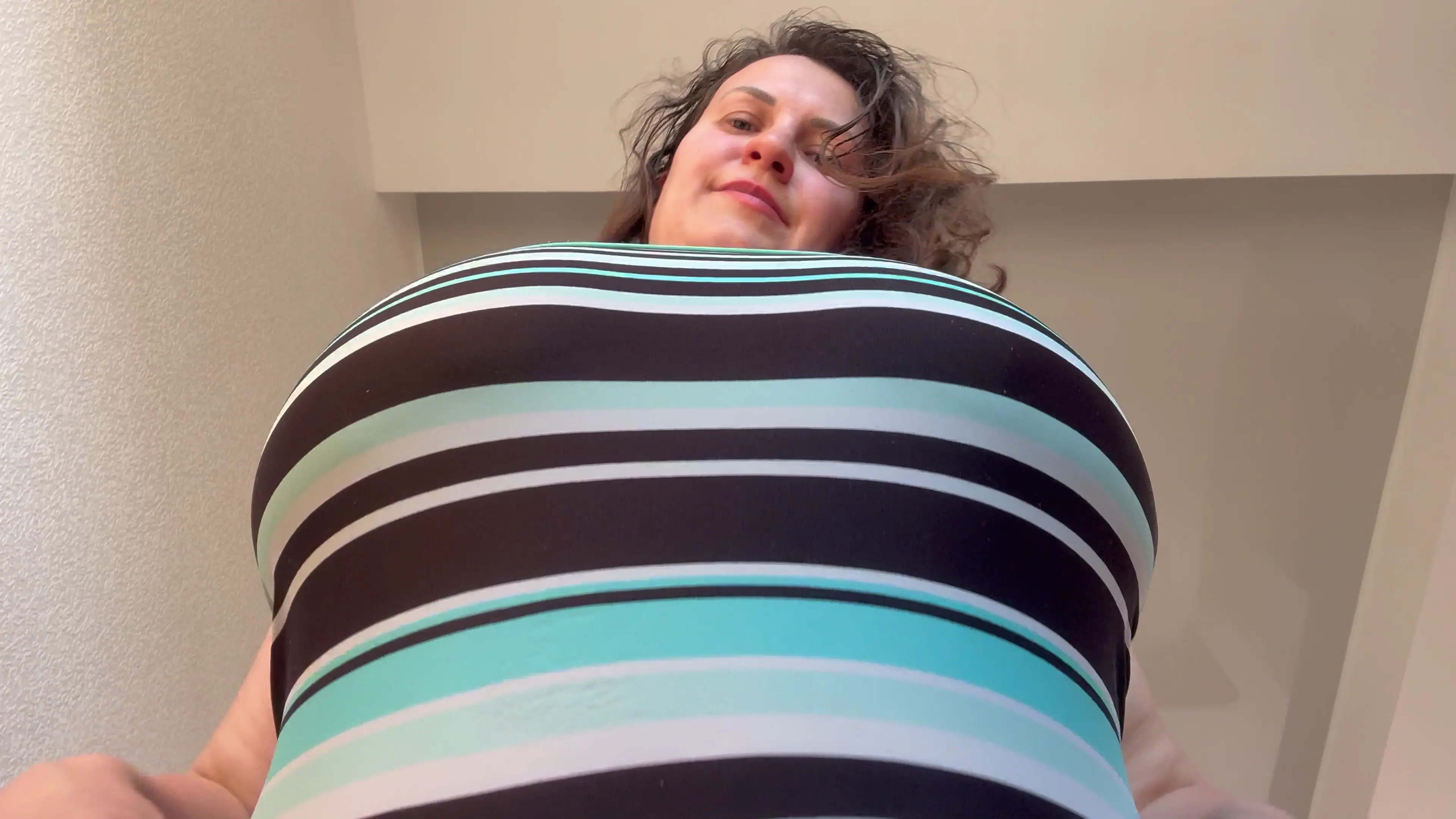 Exclusive Leak: sexymilkyqueen - Big boobs teasing from below - Stream in FullHD | Hotleakxxx.com