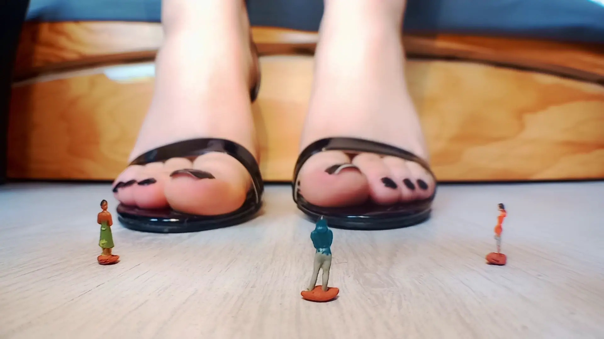 Exclusive Leak: Lewdrakin - Flattening Tinies Under My High Heels - Stream in FullHD | Hotleakxxx.com