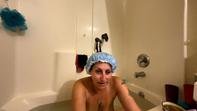 HoloQueenOfDarkness - Bath time fun