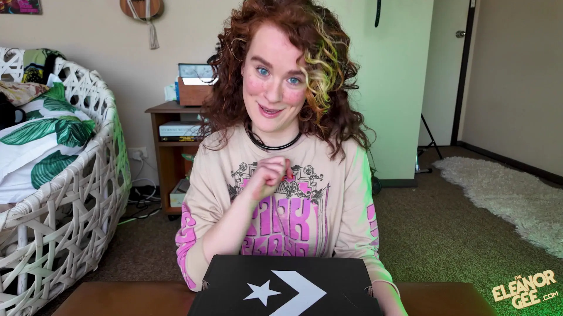 Exclusive Leak: TheEleanorGee - New Shoe Unboxing - Stream in FullHD | Hotleakxxx.com