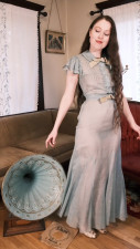 MadameBeatrix - 1930s Babe Dances to Phonograph