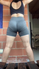 zoemelissa - Watch me do squats at home, SFW