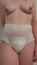 PinkiePieGirl - Wetting white pullup and leaking