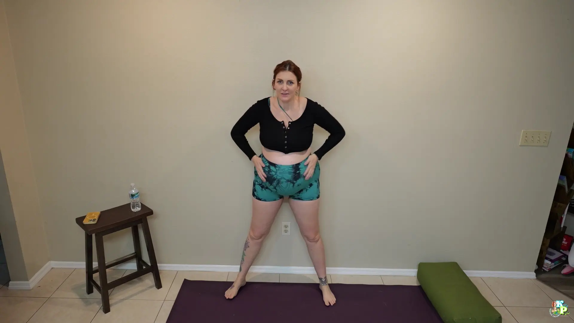 Exclusive Leak: Kelly Payne - Pregnant Yoga Instructor has Contractions during Class - Stream in FullHD | Hotleakxxx.com