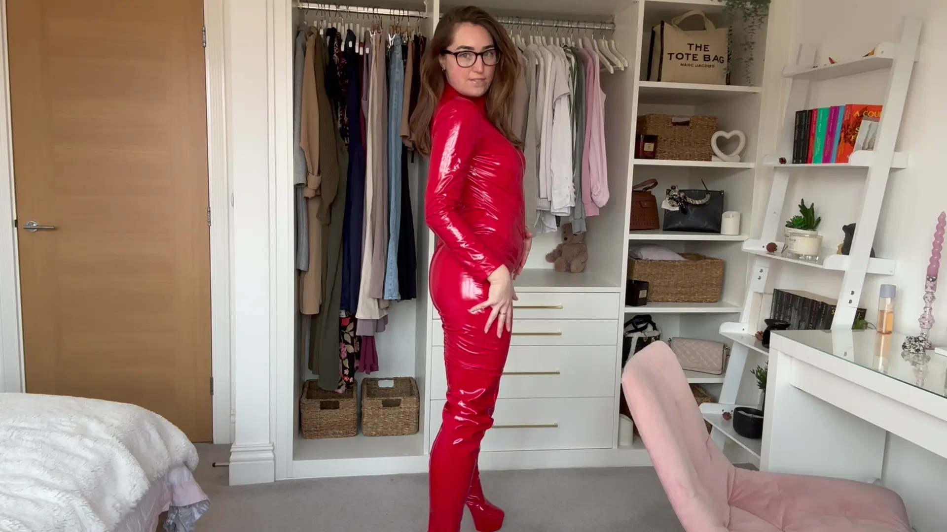 Exclusive Leak: Cutepowerlegs - Teasing Red Catsuit Video - Stream in FullHD | Hotleakxxx.com