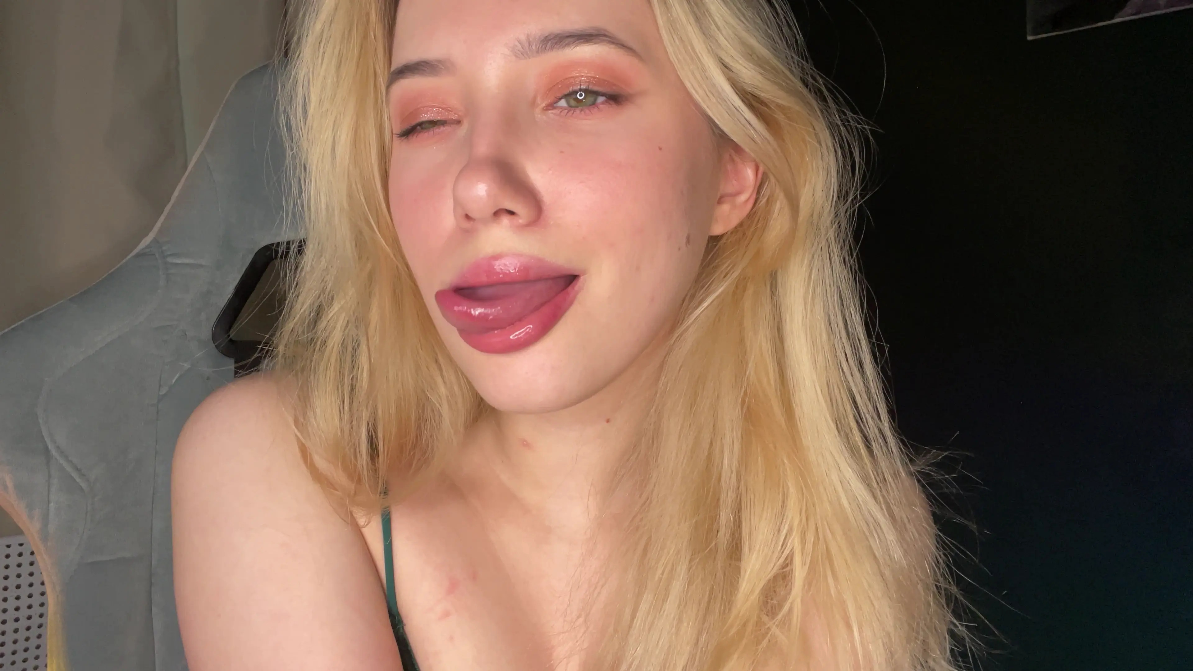 Exclusive Leak: LadyHeavenian - Do you like my tongue - Stream in FullHD | Hotleakxxx.com