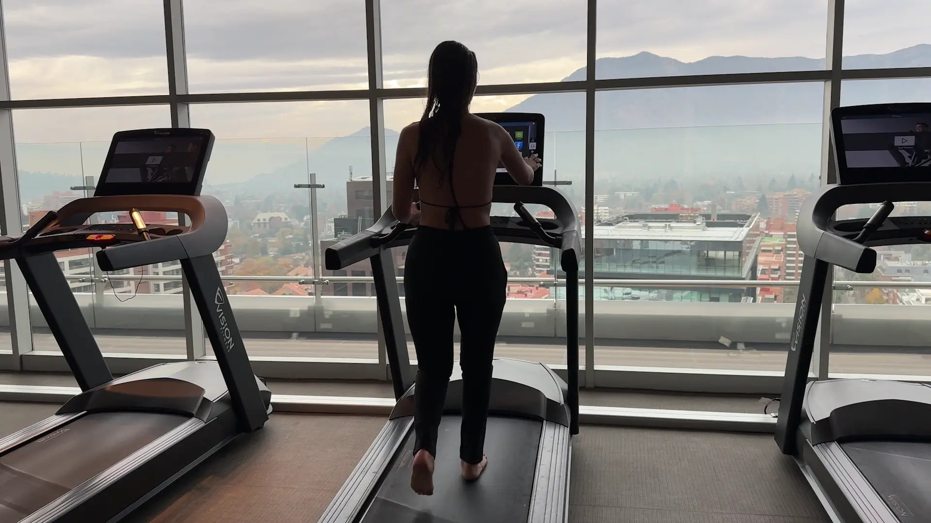 Exclusive Leak: NicoleBelle - Gym time at the hotel - Stream in FullHD | Hotleakxxx.com