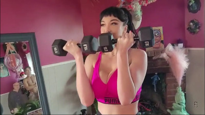 Little Puck - PENNY BARBER GIVES ME A WORKOUT! Gym Brats