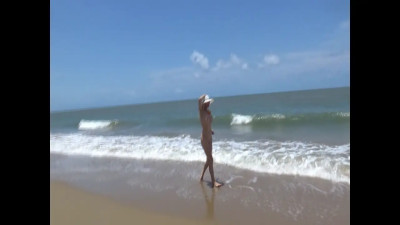 Tropical Blondie - Naked on the beach