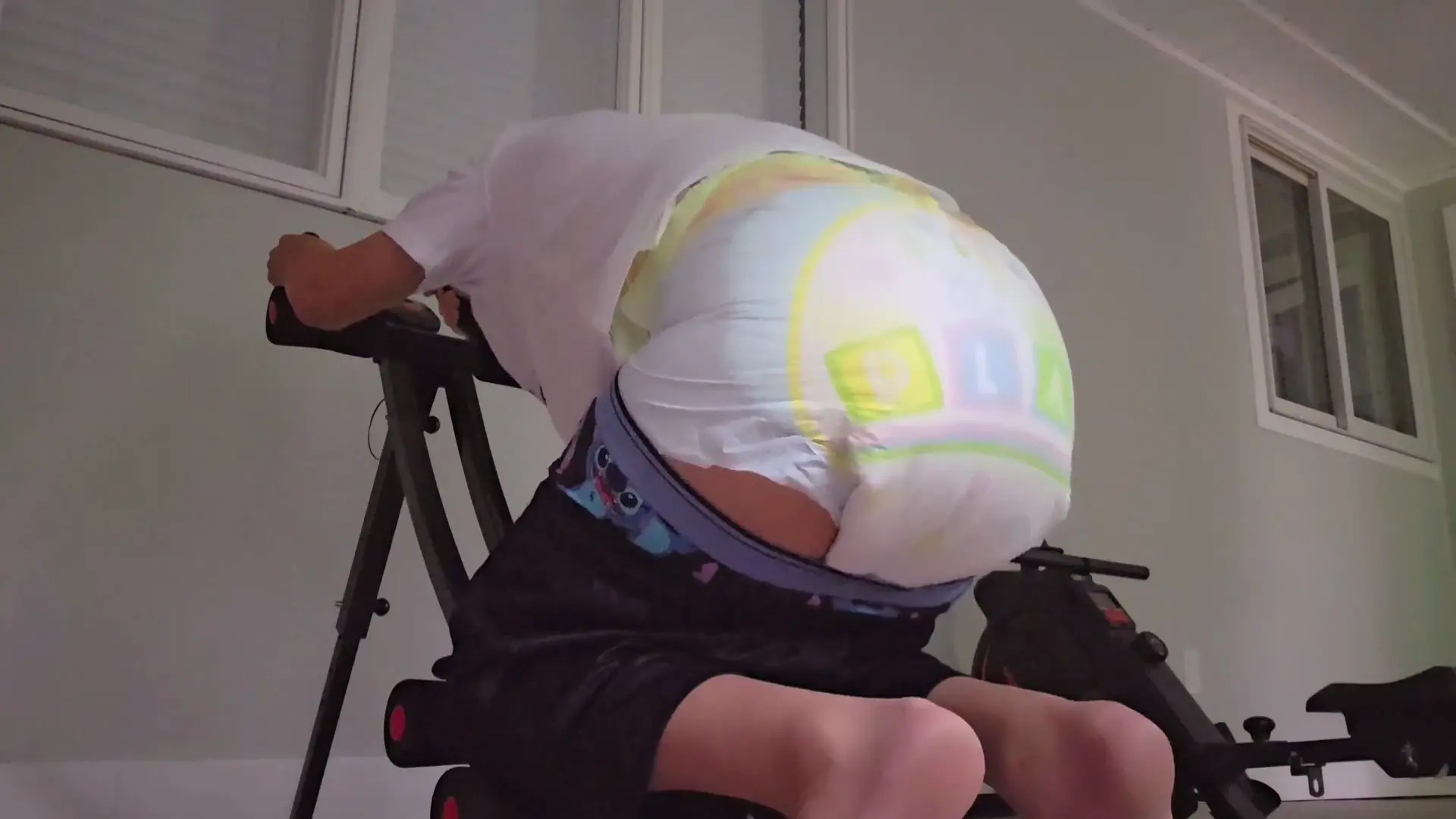 Exclusive Leak: FemPaddedGamer - Twink Messes Diapie During Workout - Stream in FullHD | Hotleakxxx.com