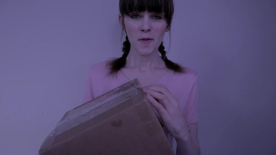 Sydney Harwin - Unboxing The 'REAL COCK