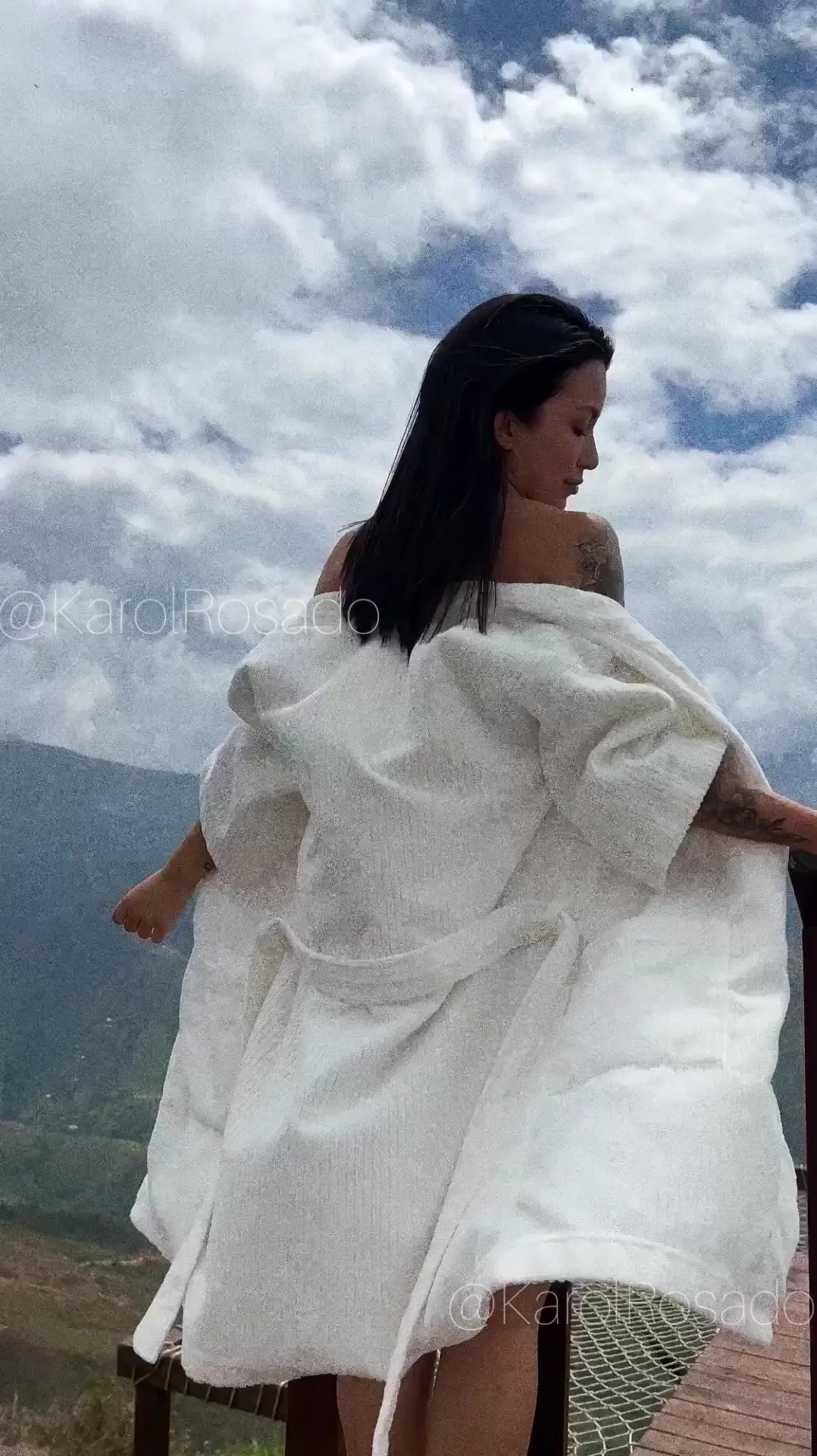 Exclusive Leak: KarolRosado - Come take an outside shower with me - Stream in FullHD | Hotleakxxx.com