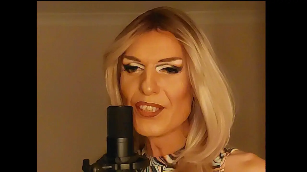 Exclusive Leak: Alexalovesit - Made you look cover Sfw version - Stream in FullHD | Hotleakxxx.com