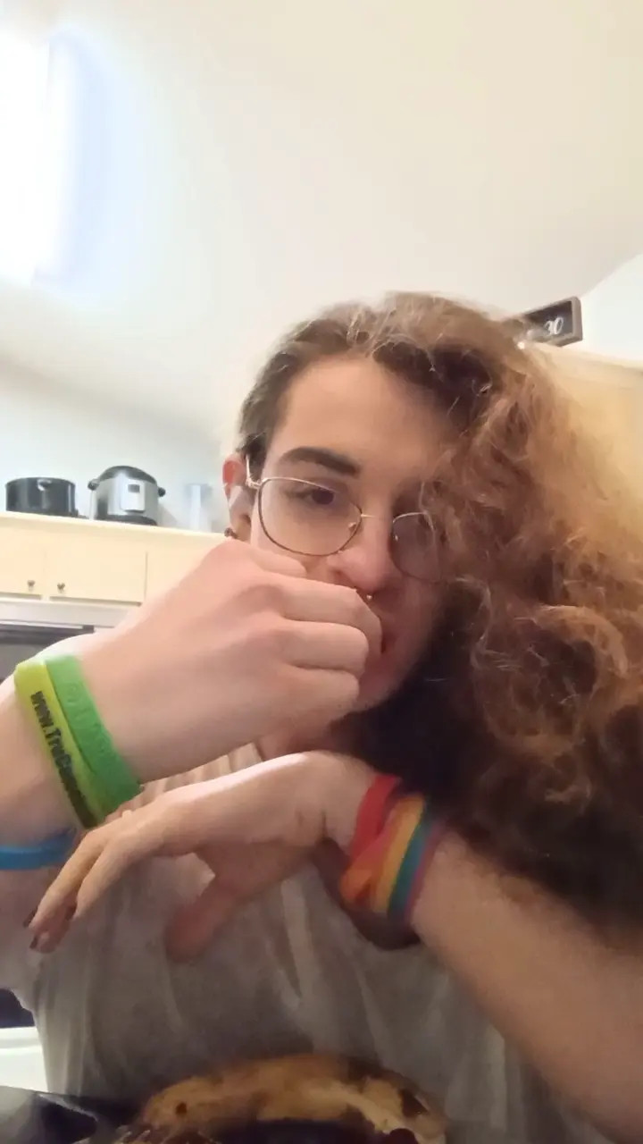 Exclusive Leak: MamaThickLips - Eat Breakfast with Pretty Trans Lady - Stream in FullHD | Hotleakxxx.com