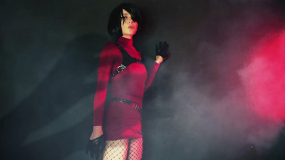 Lil cosplay slut - Ada Wong - Residen Evil Cosplay - Hot Erotic Dance