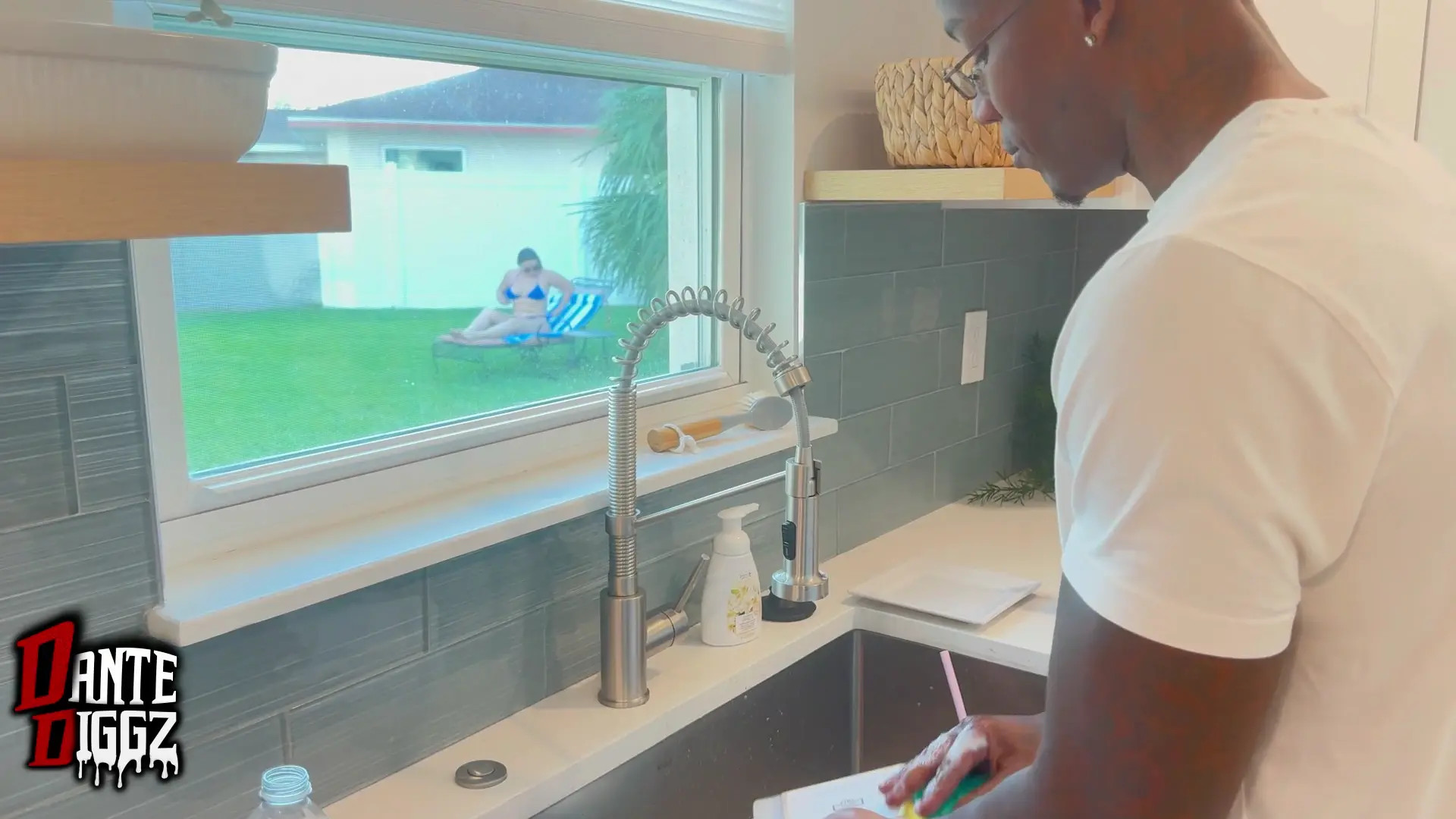 Exclusive Leak: Dante Diggz - PREVIEW!!! Pool Party Encounters Starring Micha Liz - Stream in FullHD | Hotleakxxx.com
